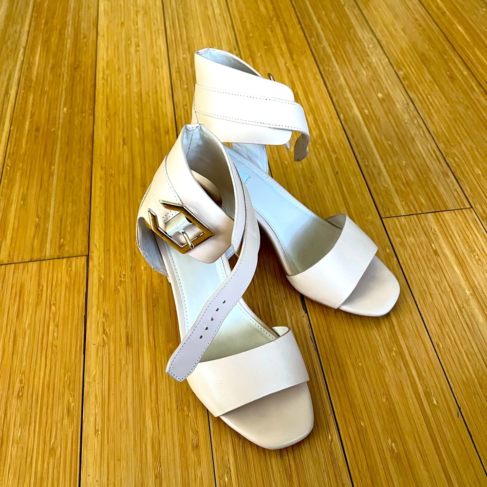 Beautiful Cole Haan sandals in neutral color, 2 1/2” heel.